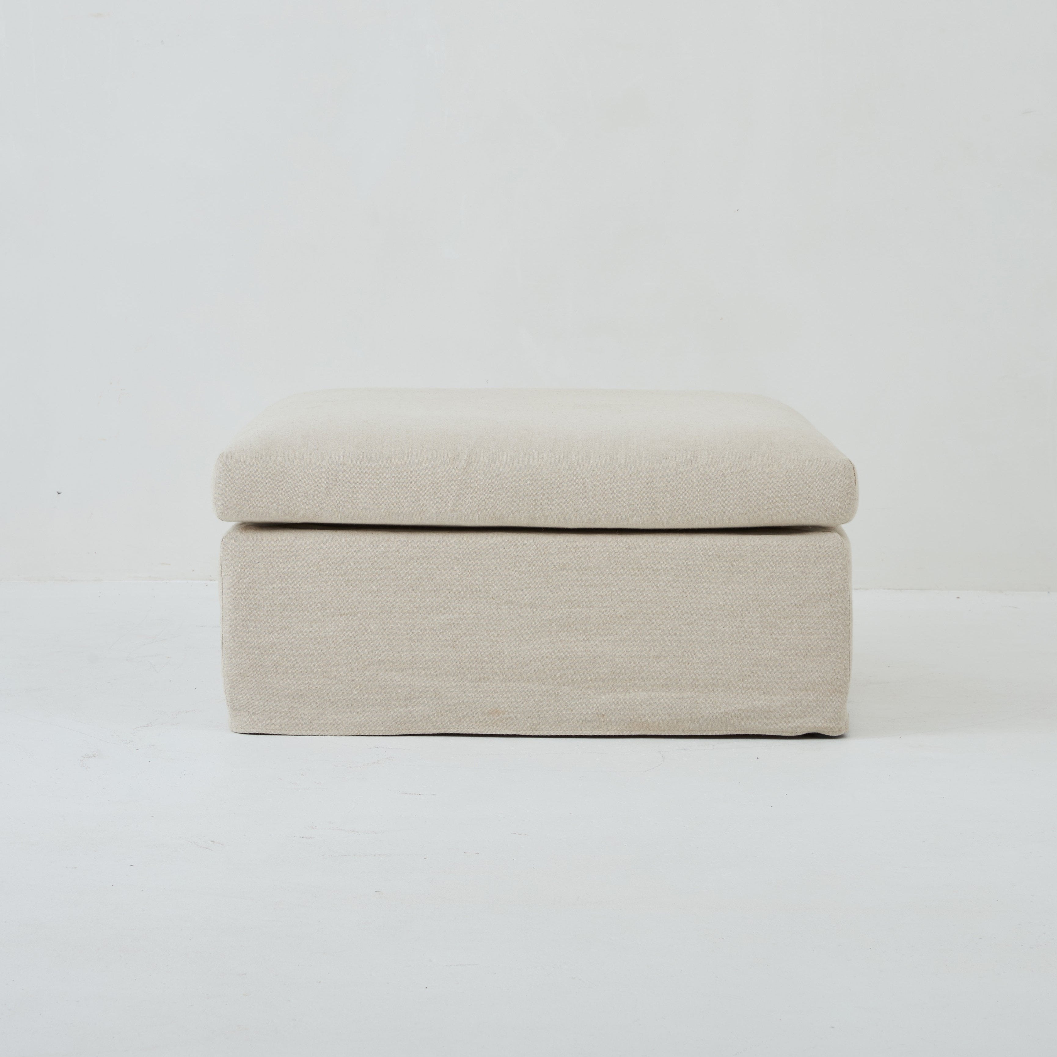 Ayla ottoman in Natural Linen 