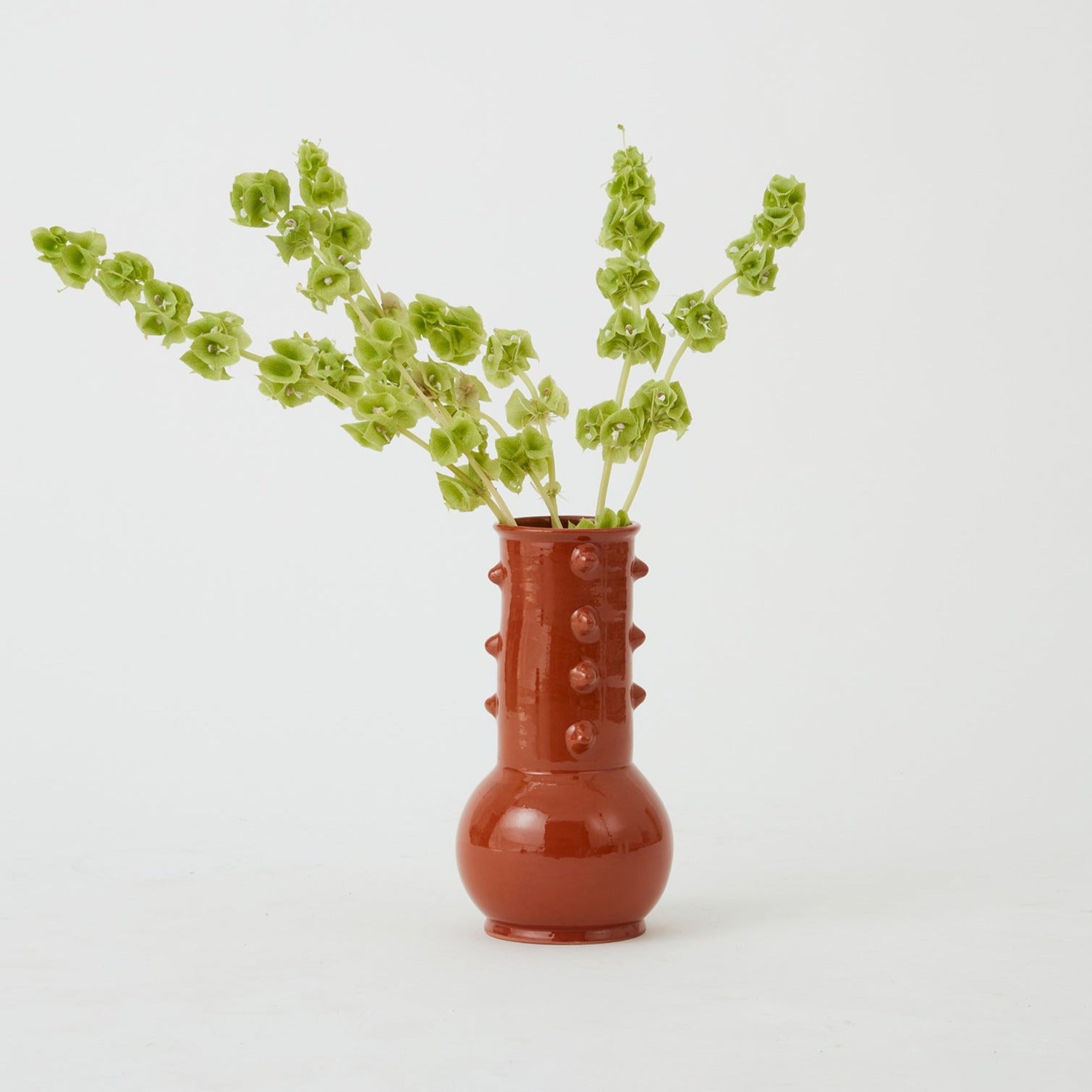 Ribbed glazed vase Brown