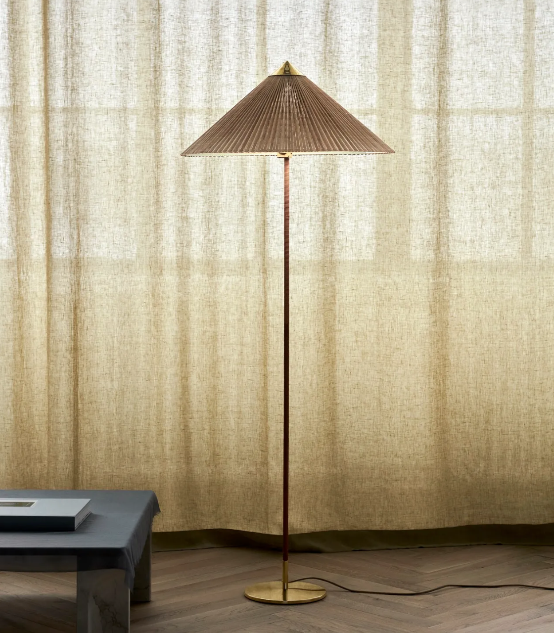 9602 Floor Lamp - Brass Base / Bamboo - GUBI