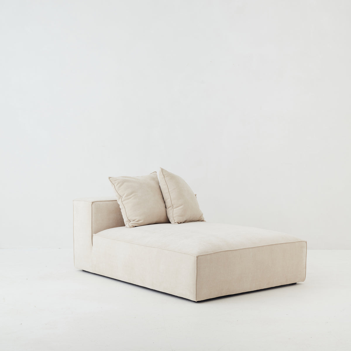 Cosmos Chaise Oatmeal